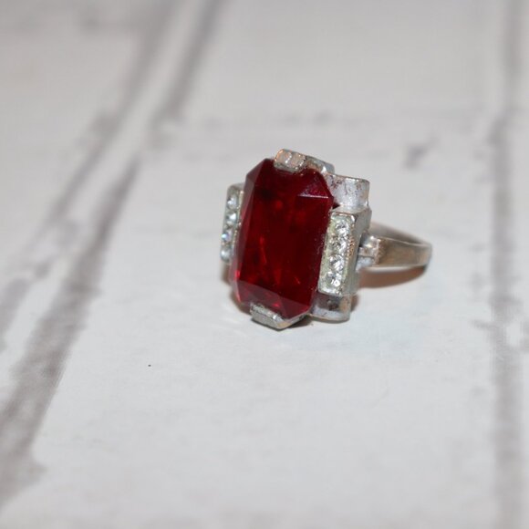 ❤️ Vintage Silver Ring · Red Glass Gem · Adjustable Size 6–8 ❤️ - Picture 6 of 6
